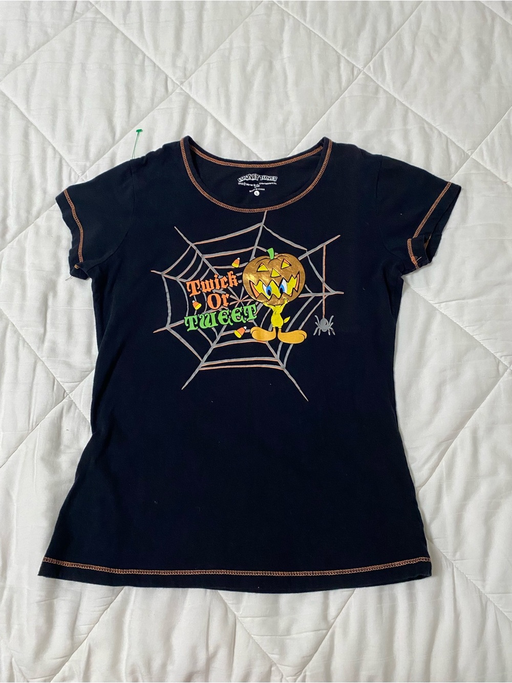 Warner Bros. Black Halloween Pumpkin & Tweety Graphic Tee Junior size